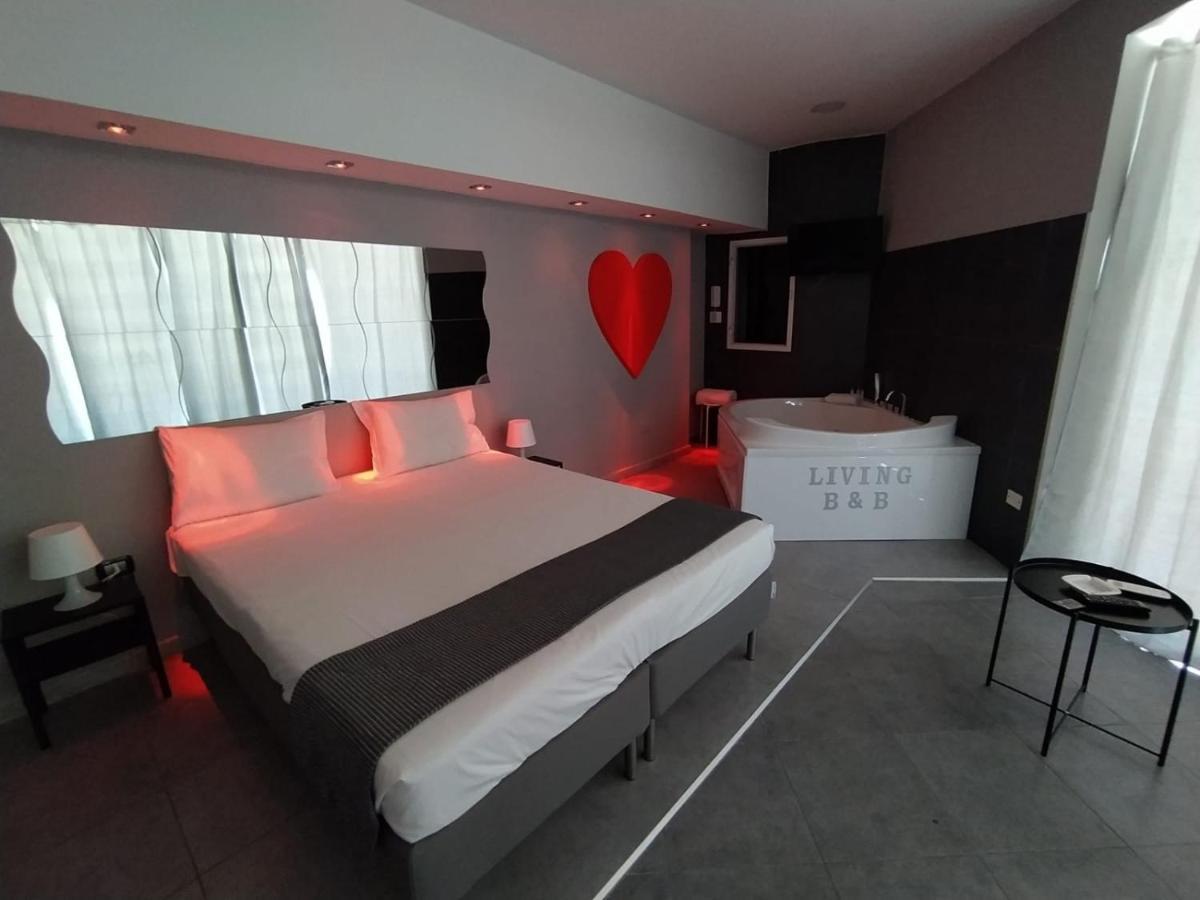 Living Bed And Breakfast 卡索里亚 外观 照片