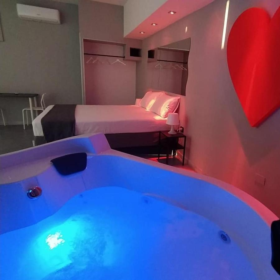 Living Bed And Breakfast 卡索里亚 外观 照片