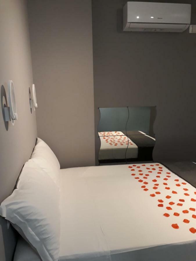 Living Bed And Breakfast 卡索里亚 外观 照片