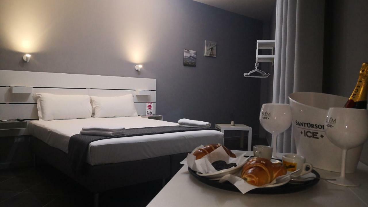 Living Bed And Breakfast 卡索里亚 外观 照片