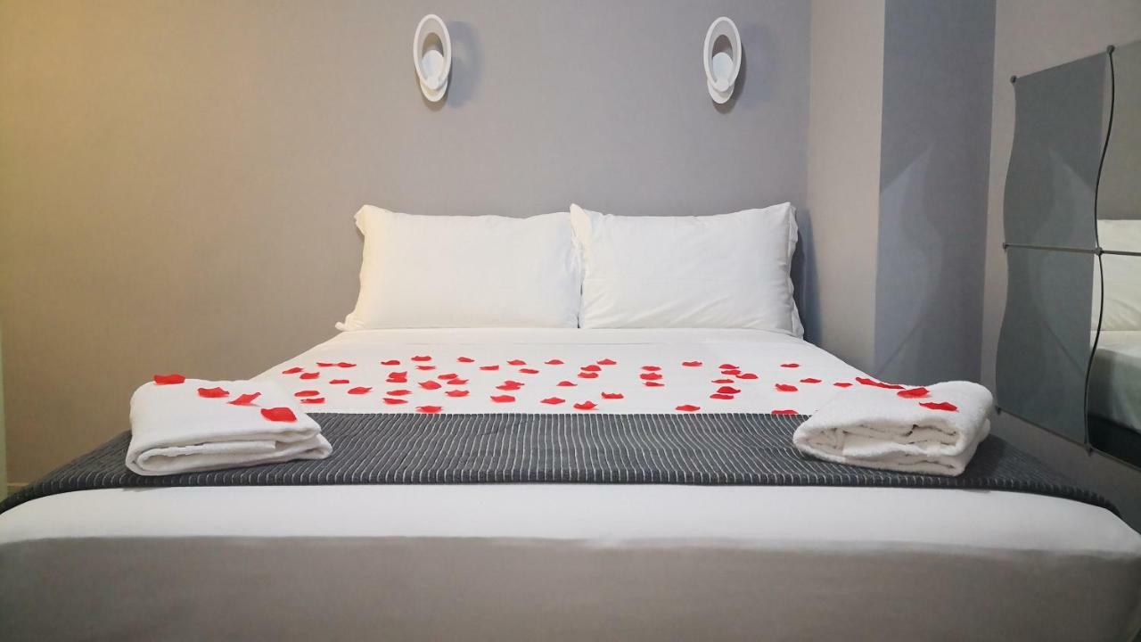 Living Bed And Breakfast 卡索里亚 外观 照片